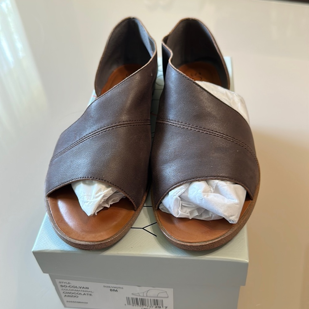 Size 8 Sole Society brown sandal. Super cute with jeans, shorts, leggings